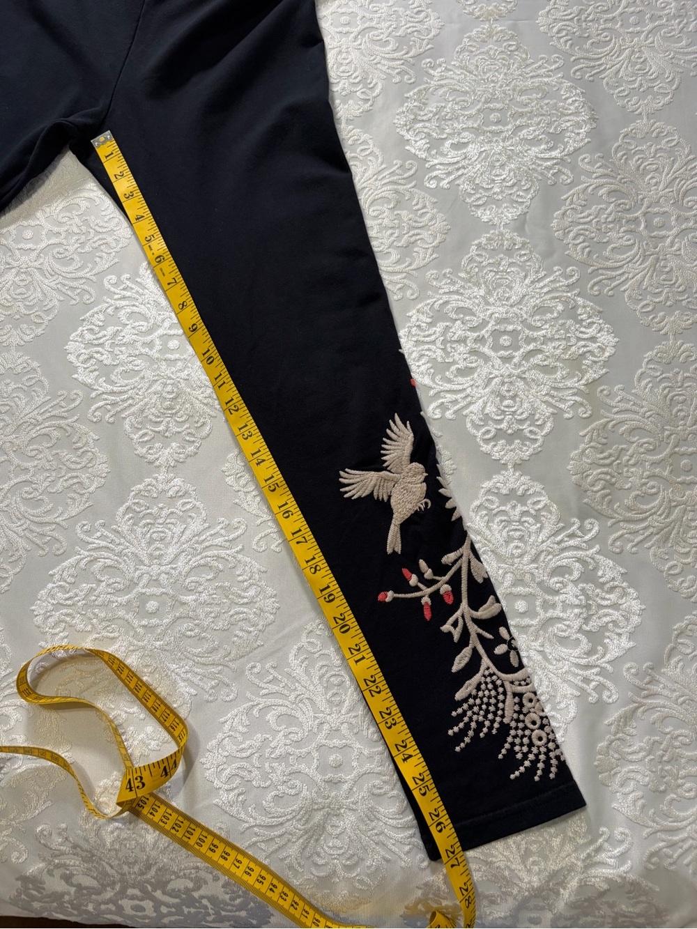 Johnny Was Black Cotton Embroidered Leggings Mid Rise Size Small - Picture 10 of 10